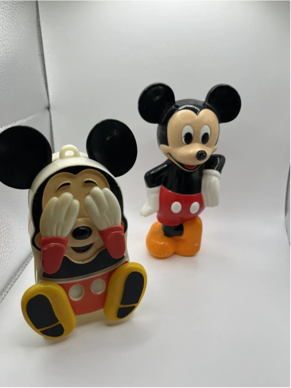 Vintage 1986 Superior Toy Disney Mickey Mouse Gumball Bank Plastic Part&CRIB TOY
